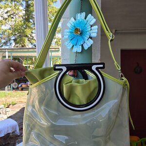 Women's no name purse